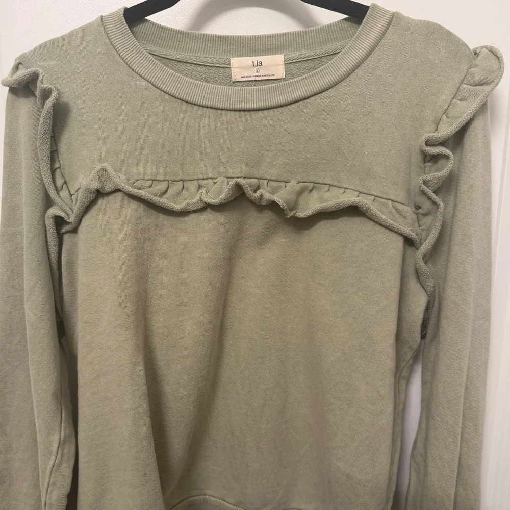 T.LA Anthropologie Green Distressed Ruffle Pullover Sweatshirt size‎ large NWT